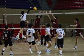 详解棒球规则中的“投手板接触”对假动作牵制的判罚